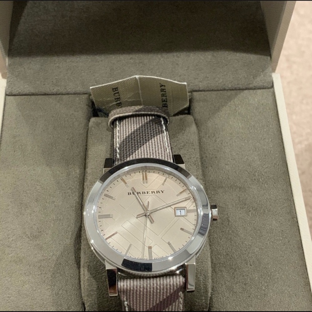 Embossed Beige Dial Stainless Steel Watch BU902 - Picture 4 of 10